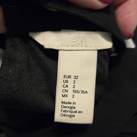 H&M - Picture 6 of 7